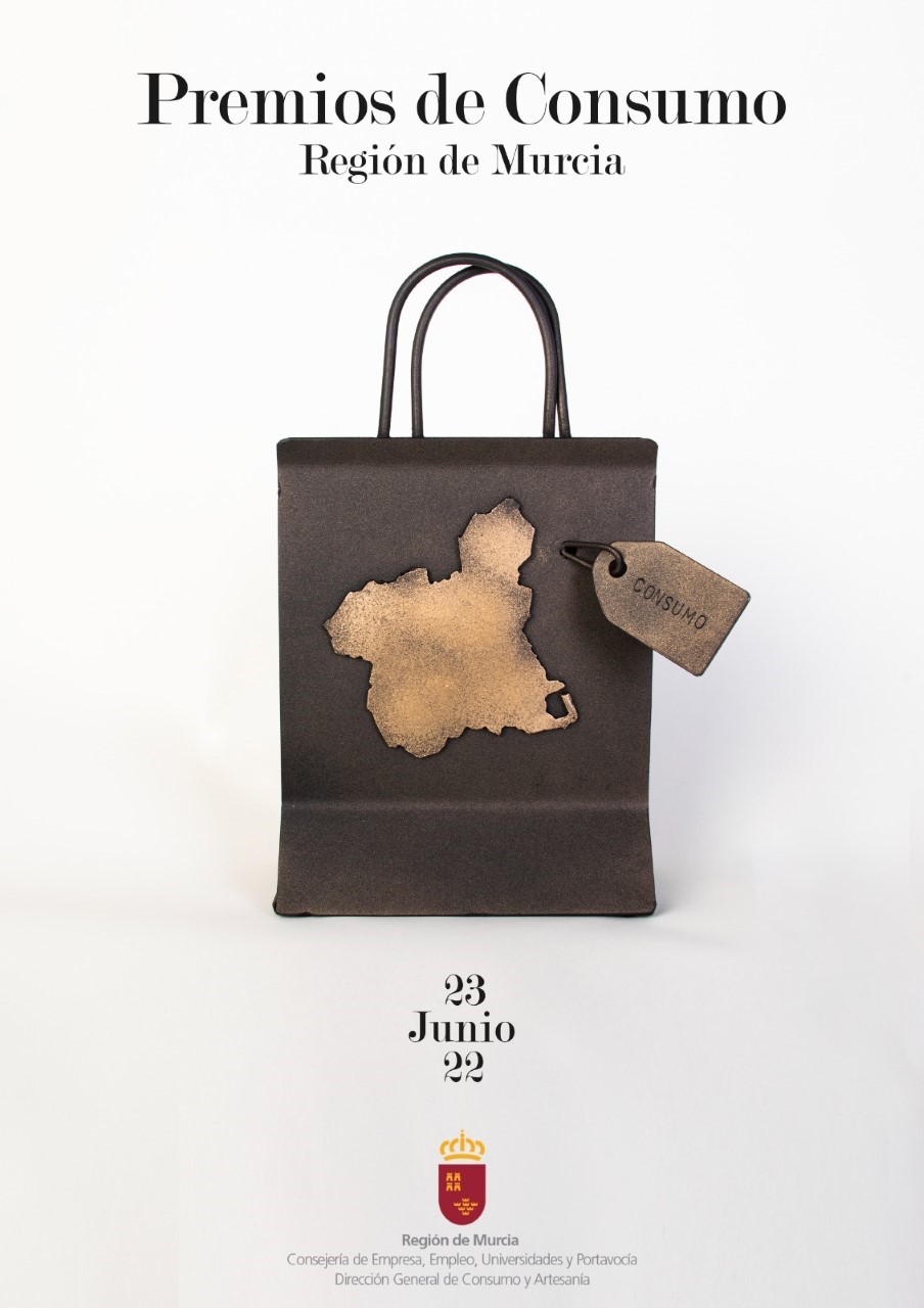 Imagen de una bolsa de color marrón con un dibujo central con el mapa de la región de color beis, arriba aparece el título Premios de Consumo Región de Murcia y abajo el logo de la carm.